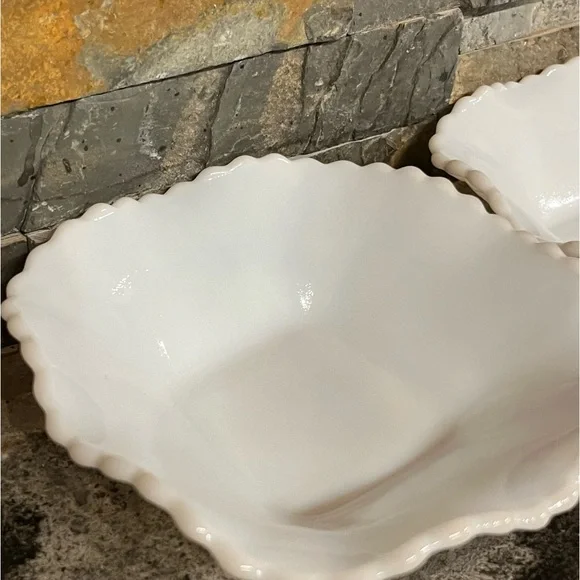Vintage 1950s Fenton Diamond Cut Scalloped 6” White Milk Glass Candy Nut Dish’s - Picture 4 of 13